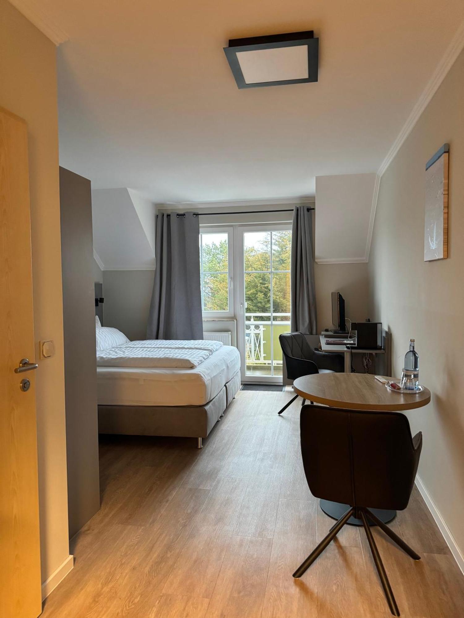 Ostseeblick Hotel *